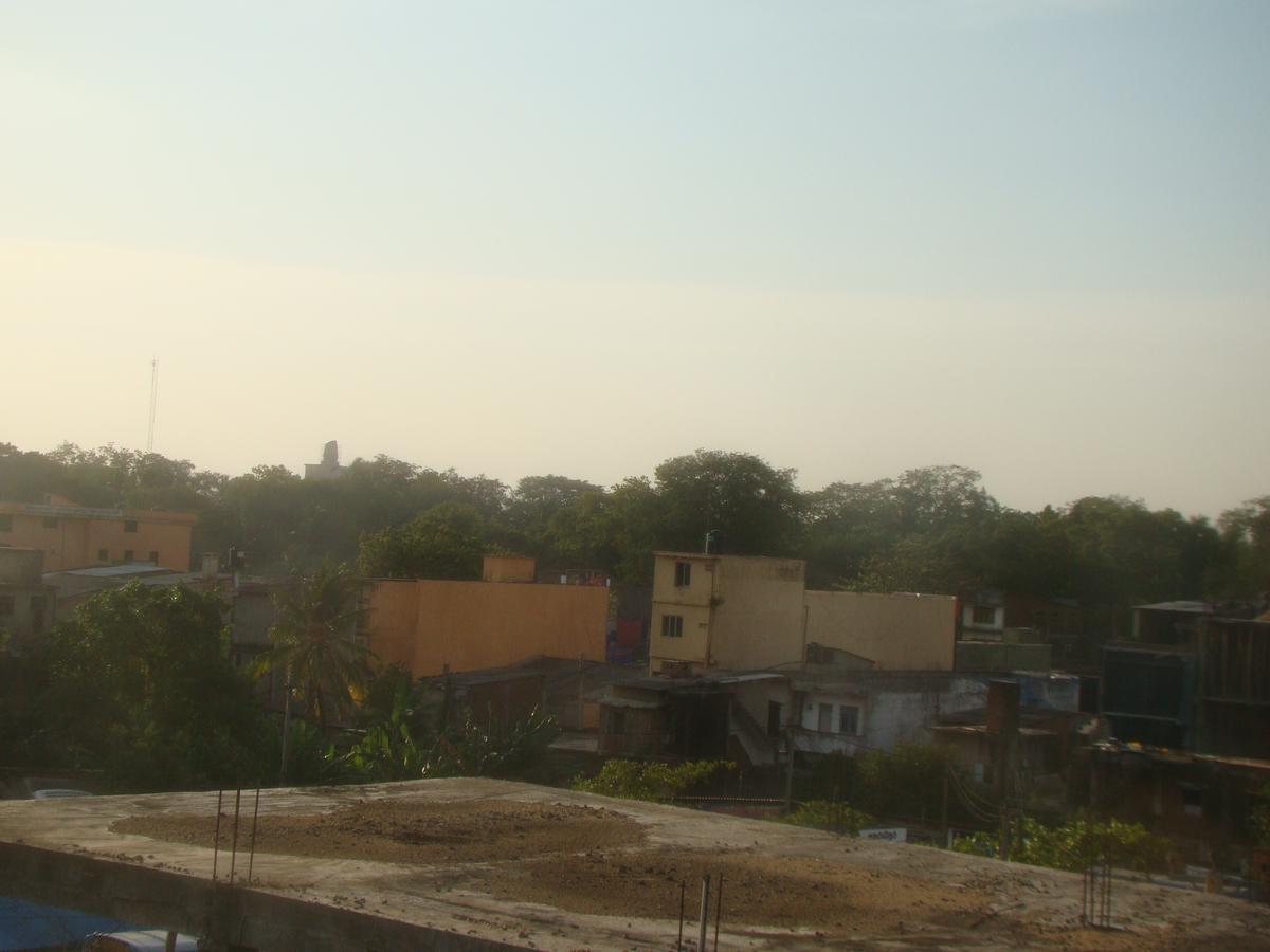 Down Town Hotel Ponnarankulama Exterior photo